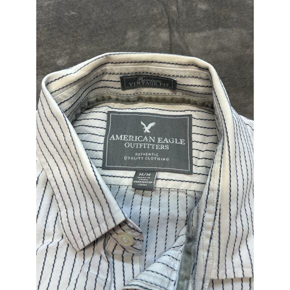 American Eagle Outfitters Vintage Fit White‎ Blue Striped Shirt Men's Medium - Picture 2 of 6